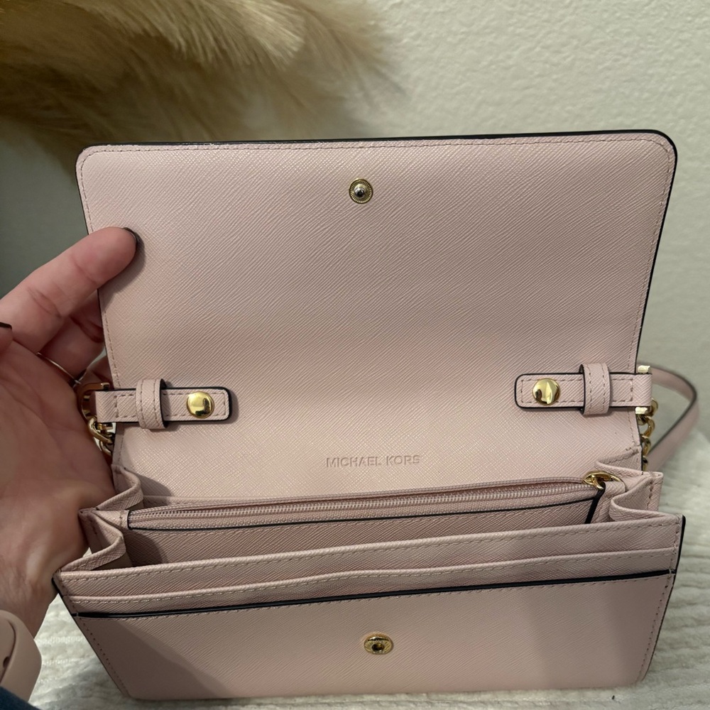 Michael Kors Blush Pink Wallet with Detachable Crossbody Chain Strap - Like New - Picture 5 of 8